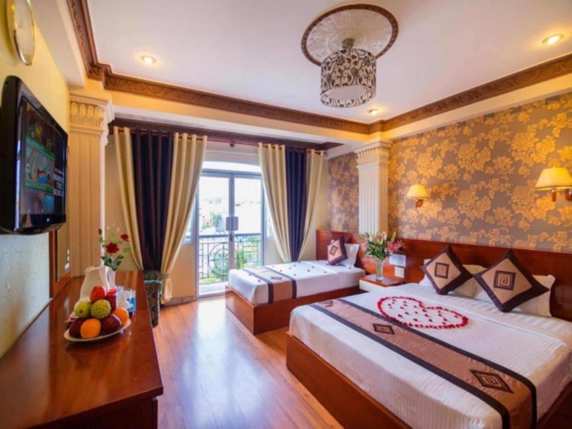 Cosmo Square Hotel Ho Chi Minh City Bagian luar foto